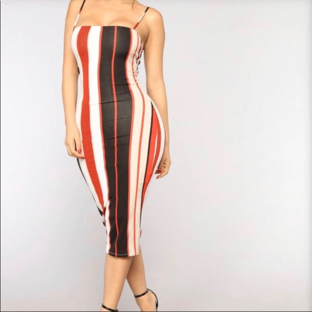 💙 Fashion Nova Striped Dress